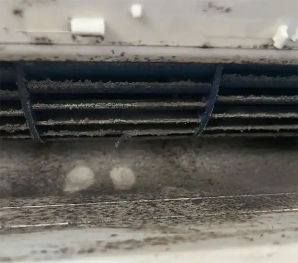 工布江达空调吹的风有股烧焦味是怎么回事